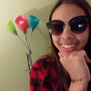 Meet your Posher, Alyssa